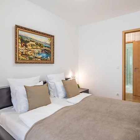 Homey Apartment With Ac And Balcony Budapest Exterior photo