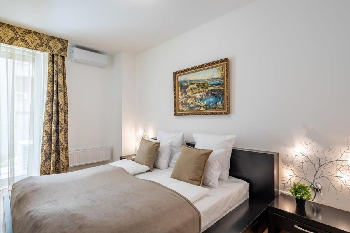 Homey Apartment With Ac And Balcony Budapest Exterior photo