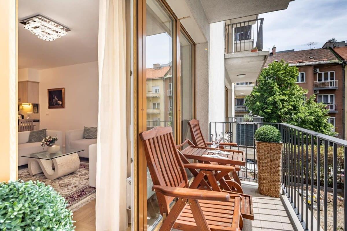 Homey Apartment With Ac And Balcony Budapest Exterior photo