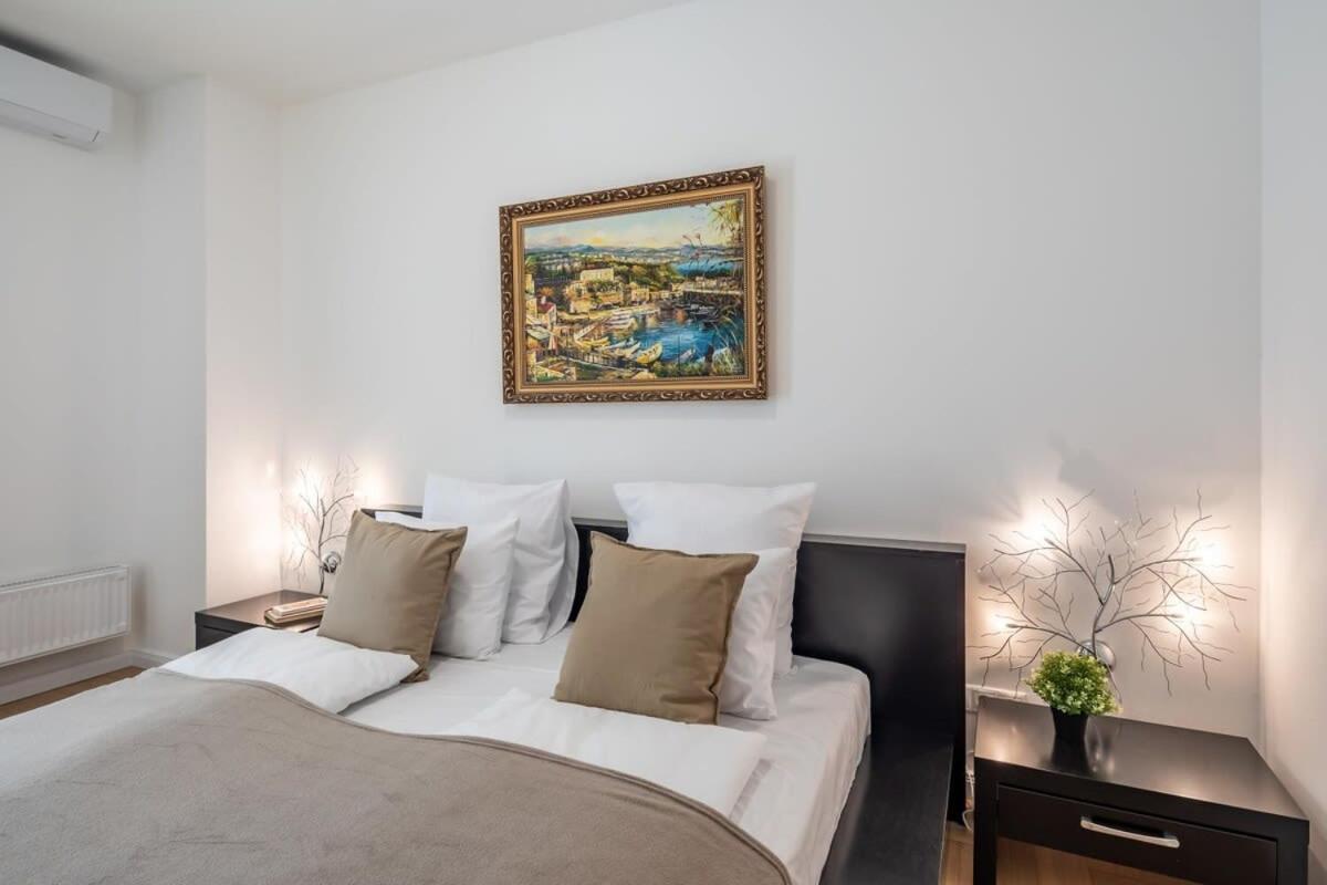 Homey Apartment With Ac And Balcony Budapest Exterior photo